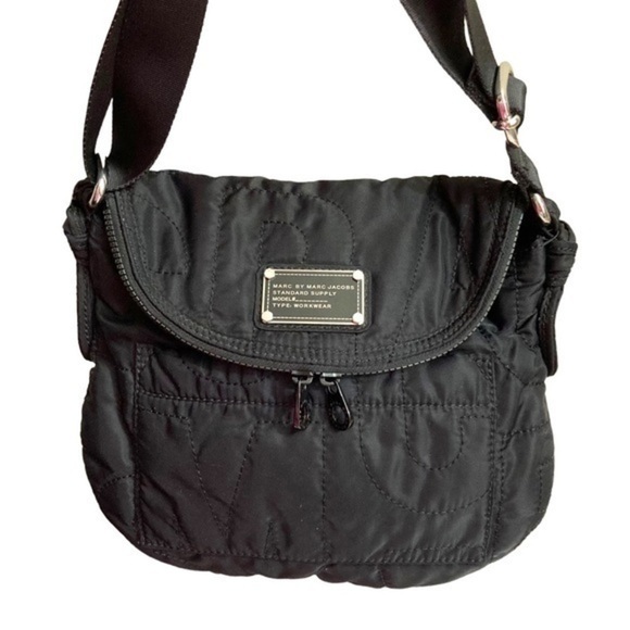 Marc by Marc Jacobs black nylon quilted messenger shoulder bag - Picture 2 of 10